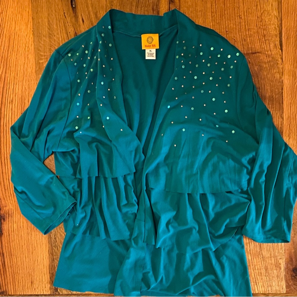 Set of FOUR Tops, Perfect to Add Versatility to Any Wardrobe, Size XL - Picture 6 of 16